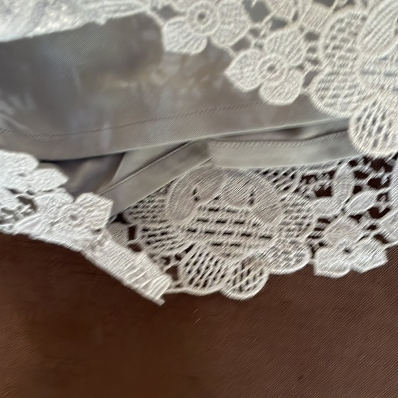 Gold Hawk grey lace shorts - Picture 3 of 3